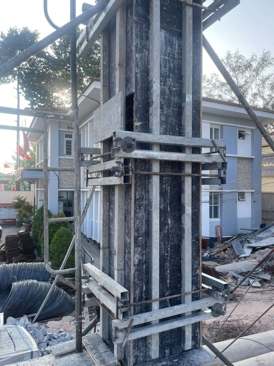 lắp đạt ty ren bát chuồn